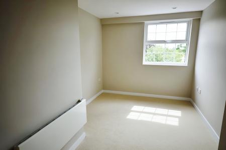 2 bedroom Flat to let in Fretherne Road, Welwyn Garden City, AL8