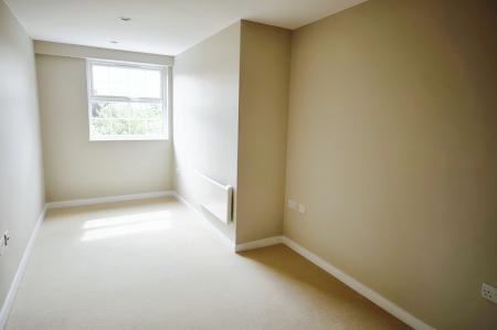 2 bedroom Flat to let in Fretherne Road, Welwyn Garden City, AL8