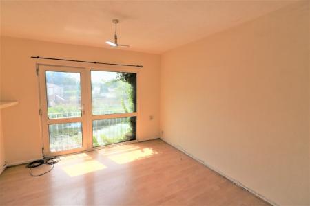 2 bedroom Flat to let in Northdown Road, Hatfield, AL10