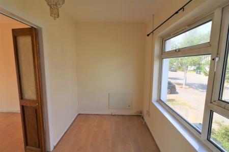 2 bedroom Flat to let in Northdown Road, Hatfield, AL10