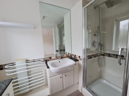 2 bedroom Flat to let in Stevenage Road, Hitchin, SG4