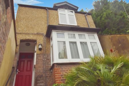 Station Rd, Harpenden, AL5