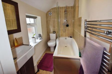 2 bedroom Flat to let in Station Rd, Harpenden, AL5