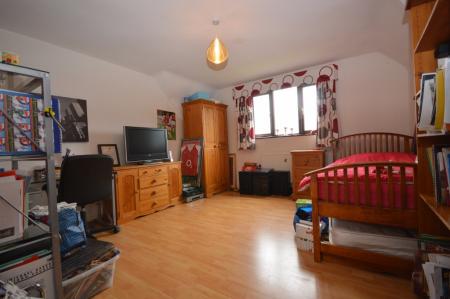 4 bedroom Semi-detached house to let in Aston Bury Lane, Aston, SG2