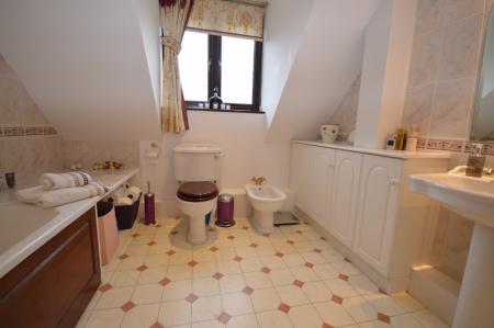 4 bedroom Semi-detached house to let in Aston Bury Lane, Aston, SG2
