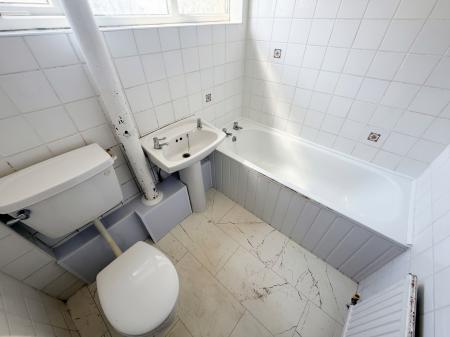 4 bedroom Semi-detached house for sale in The Dell, Stevenage, SG1