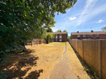 4 bedroom Semi-detached house for sale in The Dell, Stevenage, SG1
