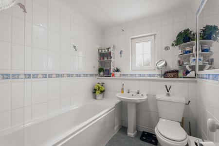 3 bedroom Semi-detached house for sale in Longcroft Gardens, Welwyn Garden City, AL8