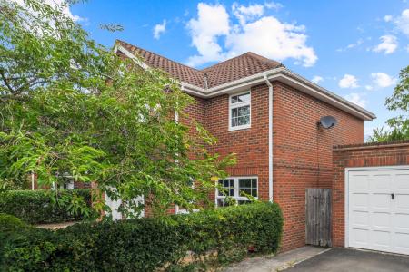 3 bedroom Semi-detached house for sale in Longcroft Gardens, Welwyn Garden City, AL8