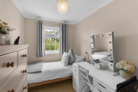 3 bedroom Semi-detached house for sale in Longcroft Gardens, Welwyn Garden City, AL8