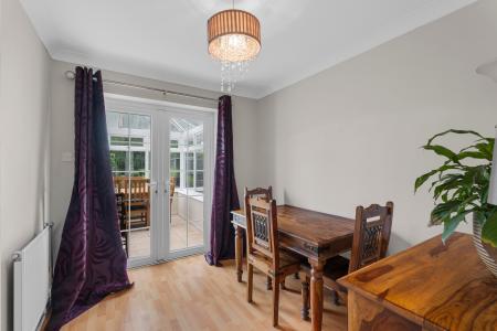 3 bedroom Semi-detached house for sale in Longcroft Gardens, Welwyn Garden City, AL8