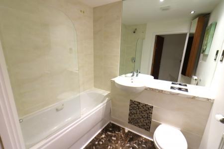 2 bedroom Flat to let in The Waterfront, Hertford, SG14