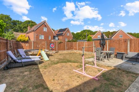 3 bedroom Terraced House for sale in Ten Acres Crescent, Stevenage, SG2
