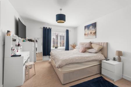3 bedroom Terraced House for sale in Ten Acres Crescent, Stevenage, SG2