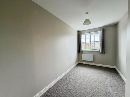 2 bedroom Flat to let in Node Way Gardens, Welwyn, AL6