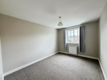 2 bedroom Flat to let in Node Way Gardens, Welwyn, AL6