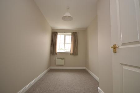 2 bedroom Flat to let in Node Way Gardens, Welwyn, AL6