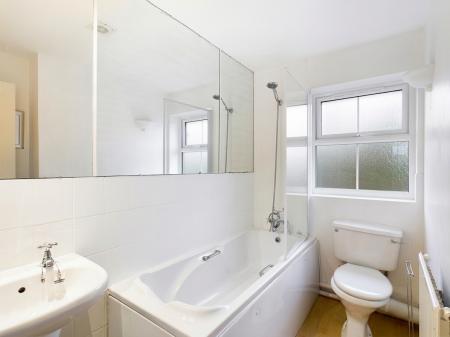 2 bedroom Terraced House to let in Wetherby Close, Stevenage, SG1