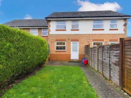 2 bedroom Terraced House to let in Wetherby Close, Stevenage, SG1