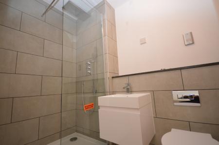 2 bedroom Flat to let in Clock House Gardens, Welwyn, AL6