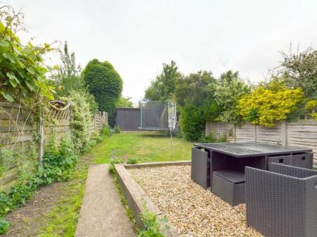 2 bedroom Cottage to let in High Street, Walkern, SG2