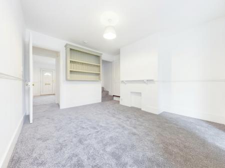 2 bedroom Cottage to let in High Street, Walkern, SG2
