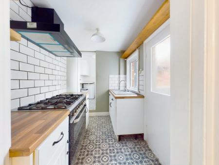 2 bedroom Cottage to let in High Street, Walkern, SG2