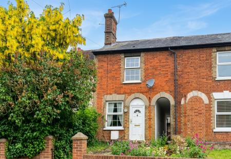 2 bedroom Cottage to let in High Street, Walkern, SG2