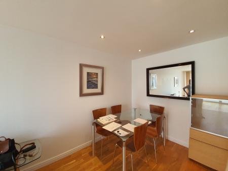 2 bedroom Flat to let in The Blenheim Centre, Hounslow, TW3