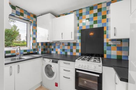 2 bedroom Terraced House for sale in Walnut Tree Close, Stevenage, SG2