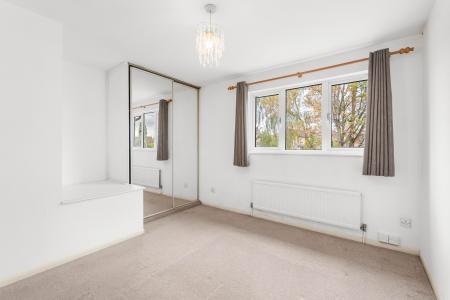 2 bedroom Terraced House for sale in Walnut Tree Close, Stevenage, SG2
