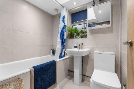 2 bedroom Cottage for sale in High Street, Codicote, SG4