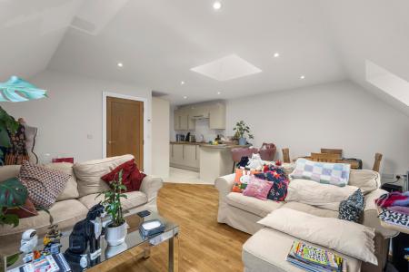 2 bedroom Flat for sale in Church Street, Welwyn, AL6