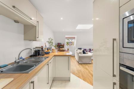 2 bedroom Flat for sale in Church Street, Welwyn, AL6