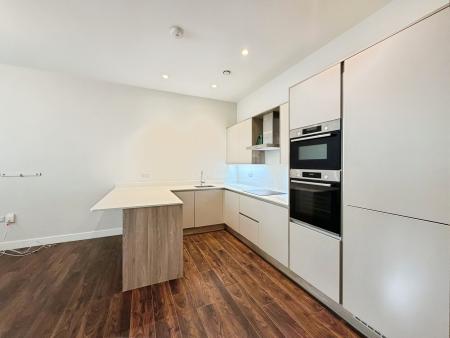 2 bedroom Flat to let in Broadwater Rd, Welwyn Garden City, AL7
