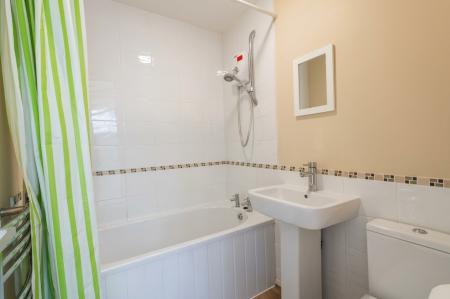 1 bedroom Ground floor maisonette to let in Herne Road, Stevenage, SG1