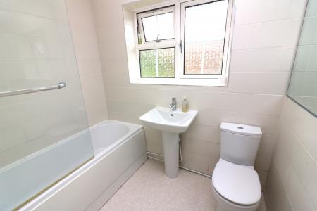 2 bedroom Maisonette to let in Digswell Rise, Welwyn Garden City, AL8