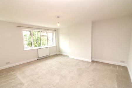 2 bedroom Maisonette to let in Digswell Rise, Welwyn Garden City, AL8
