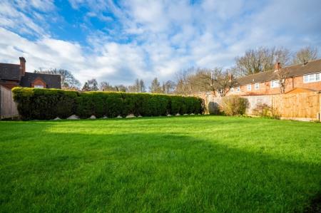 2 bedroom Maisonette to let in Digswell Rise, Welwyn Garden City, AL8