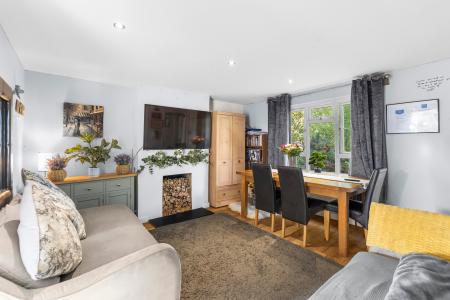 2 bedroom Terraced House for sale in Pulleys Lane, Hemel Hempstead, HP1