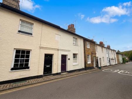 2 bedroom Terraced House to let in Mill Lane, Welwyn, AL6
