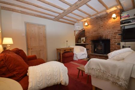 2 bedroom Terraced House to let in Mill Lane, Welwyn, AL6