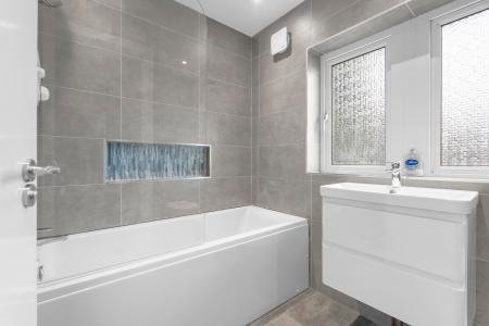 3 bedroom Terraced House for sale in Edgeworth Close, Stevenage, SG2