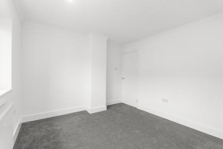 3 bedroom Terraced House for sale in Edgeworth Close, Stevenage, SG2