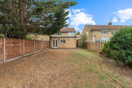 4 bedroom Semi-detached house for sale in West Mead, Welwyn Garden City, AL7