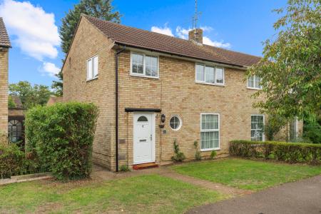 4 bedroom Semi-detached house for sale in West Mead, Welwyn Garden City, AL7