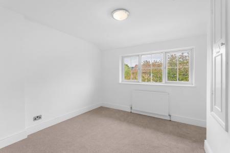 4 bedroom Semi-detached house for sale in West Mead, Welwyn Garden City, AL7