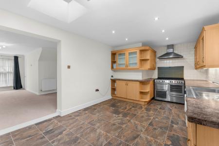 4 bedroom Semi-detached house for sale in West Mead, Welwyn Garden City, AL7