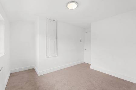 4 bedroom Semi-detached house for sale in West Mead, Welwyn Garden City, AL7