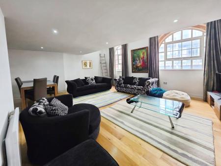 3 bedroom Flat to let in St Georges Mill, Wimbledon Street, Leicester, LE1